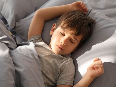 zo help je je kind om droog te leren slapen